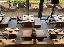 實木餐桌:承載煙火氣的品質(zhì)家居擔(dān)當(dāng)