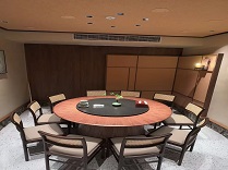 會(huì)所餐桌:高端社交空間的核心陳設(shè)與體驗(yàn)載體