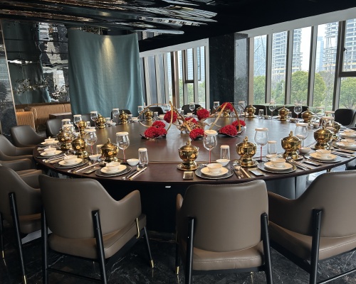 酒店包廂桌椅:營(yíng)造私密與舒適的用餐空間