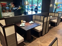 餐廳餐柜家具的材質(zhì)特性、應(yīng)用場(chǎng)景及選購(gòu)養(yǎng)護(hù)要點(diǎn)解析